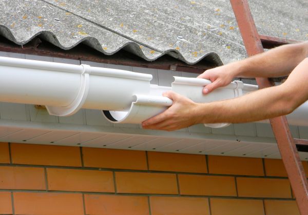 Gutter Hanging in Cedar Rapids